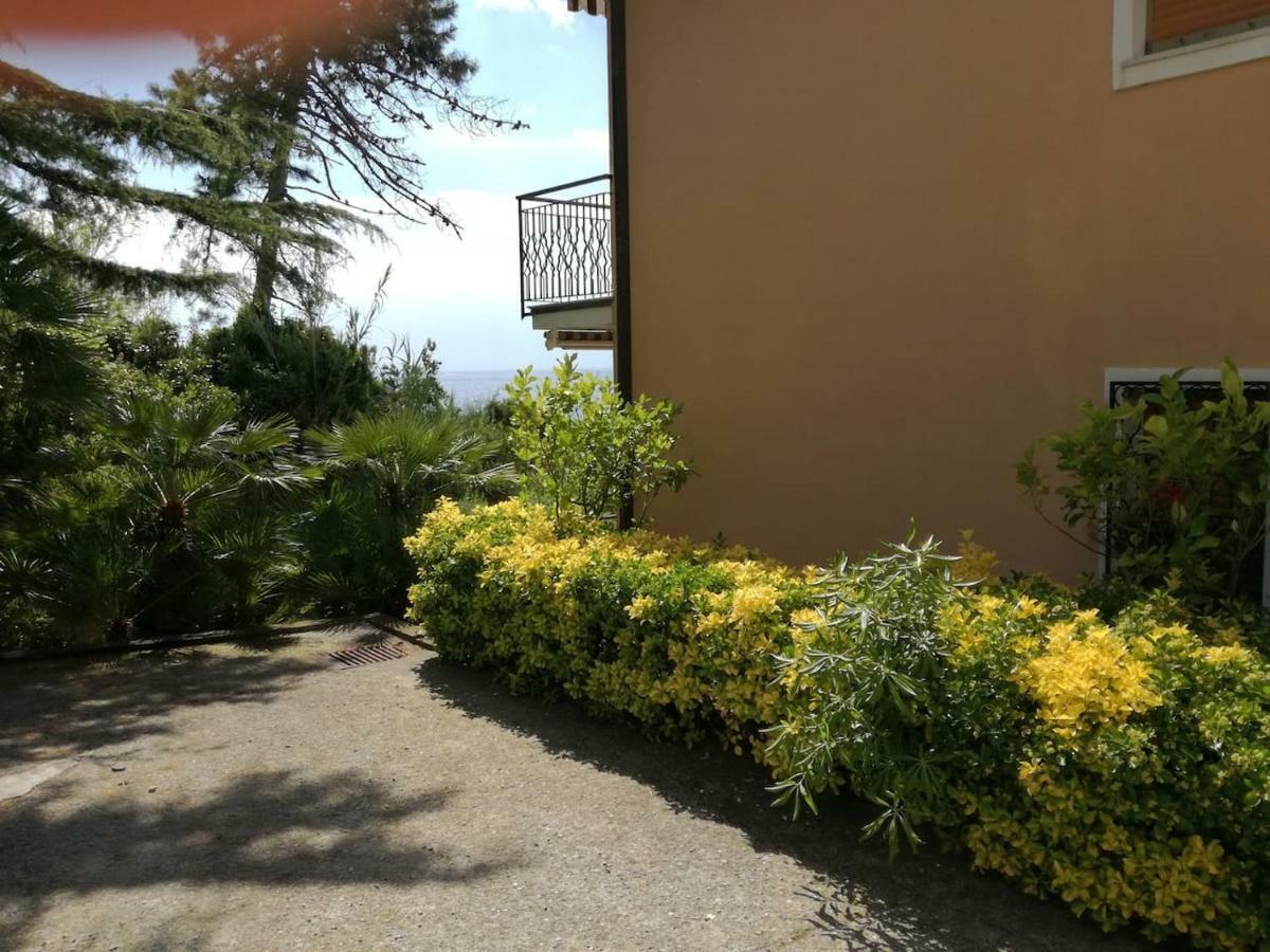 Un Gioiello Con Vista Mare Villa Монеглия Екстериор снимка