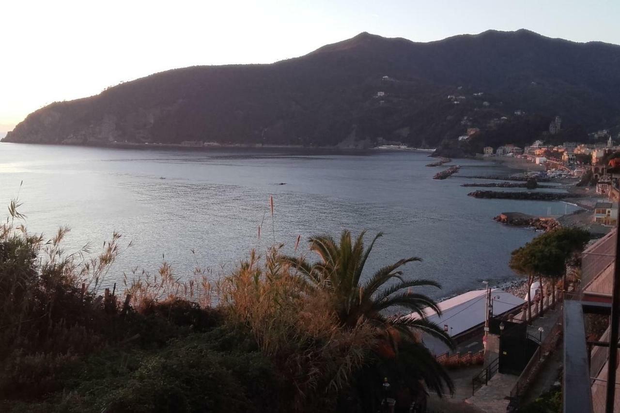 Un Gioiello Con Vista Mare Villa Монеглия Екстериор снимка